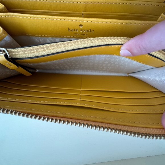 Kate Spade Full Zip Wallet - Picture 10 of 11